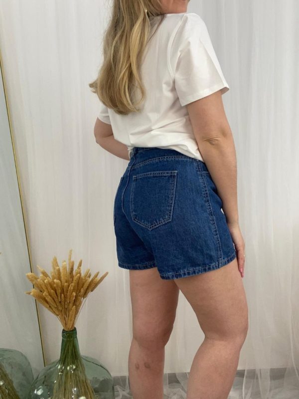 pantalón corto vaquero oscuro