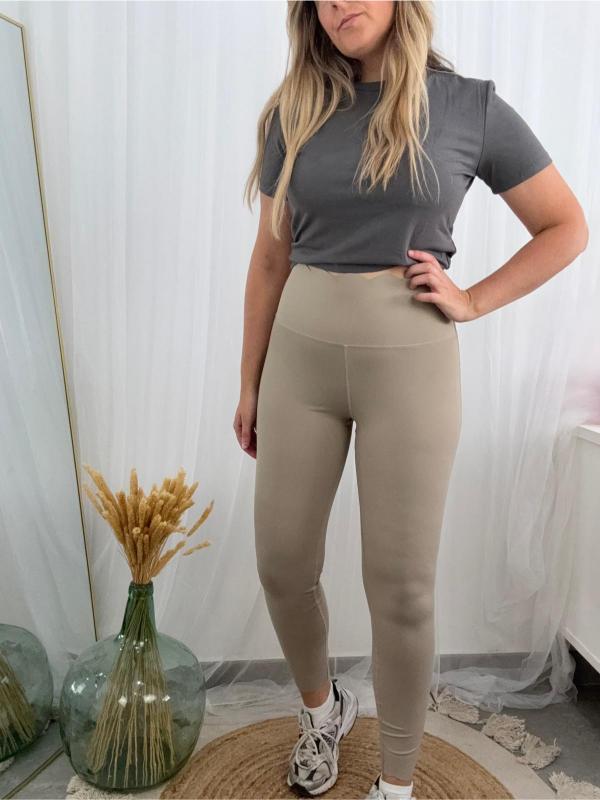 leggins tejido nylon color topo