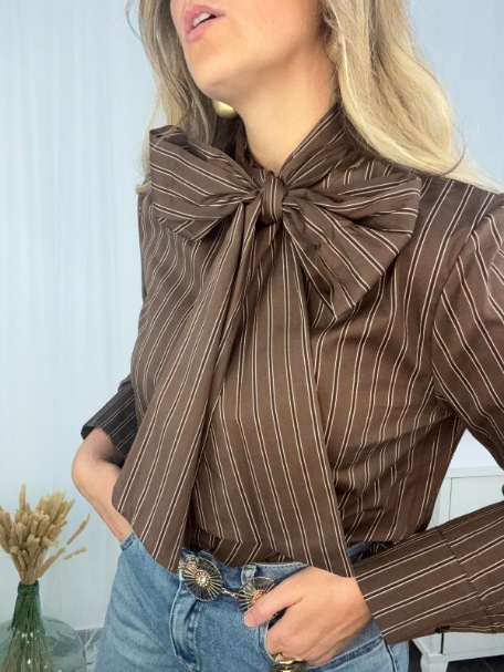 camisa lazada marrón