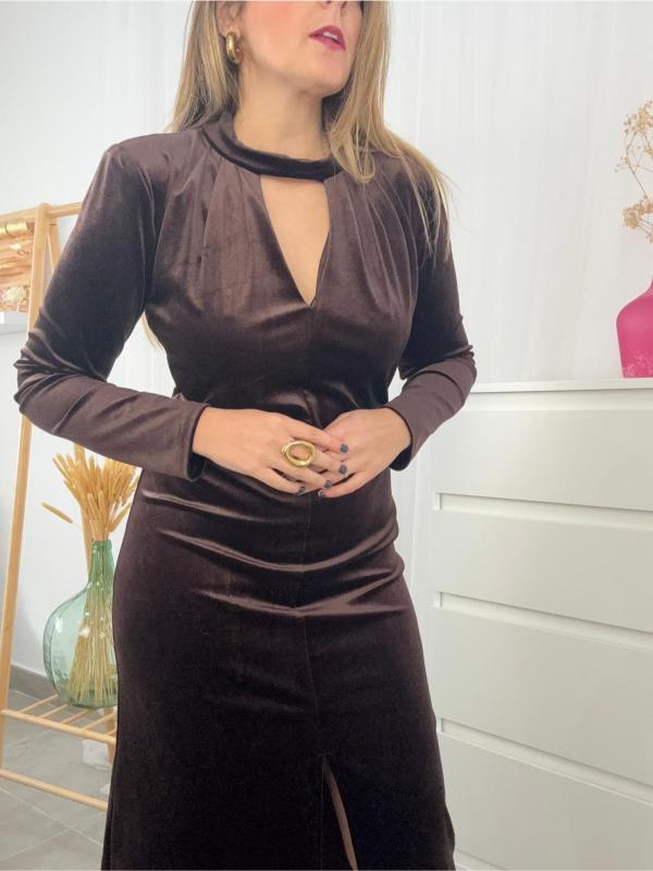 vestido de terciopelo marrón
