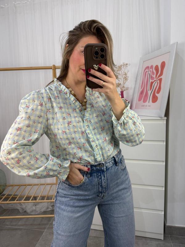 camisa con estampado de flores
