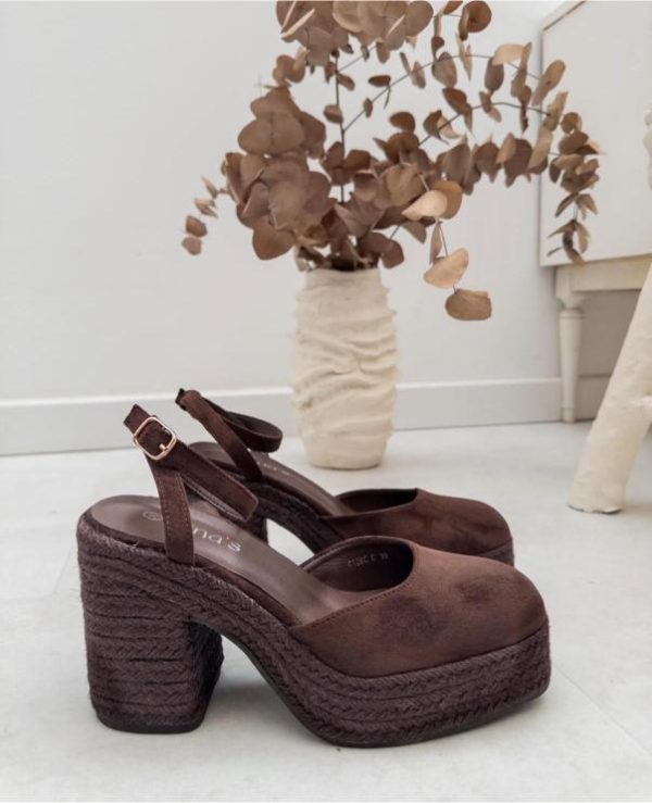 cuña con tacón marron