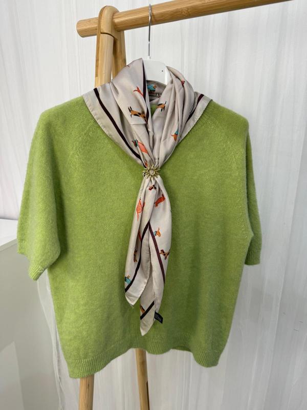 pañuelo cuadrado con estampado de perros