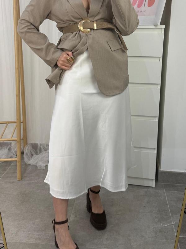 falda blanca satinada