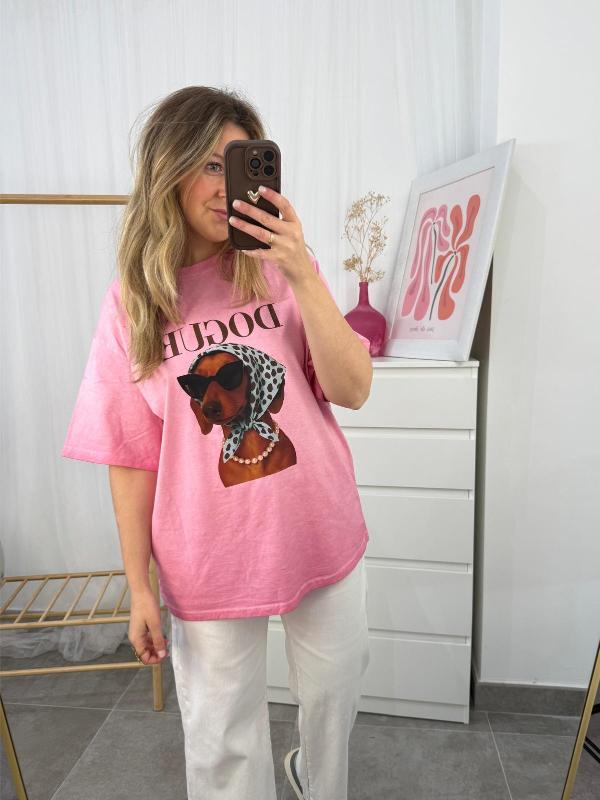camiseta rosa larga con estampado de perro