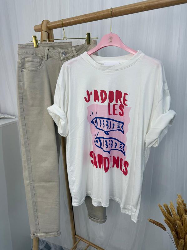 camiseta con estampado de sardinas