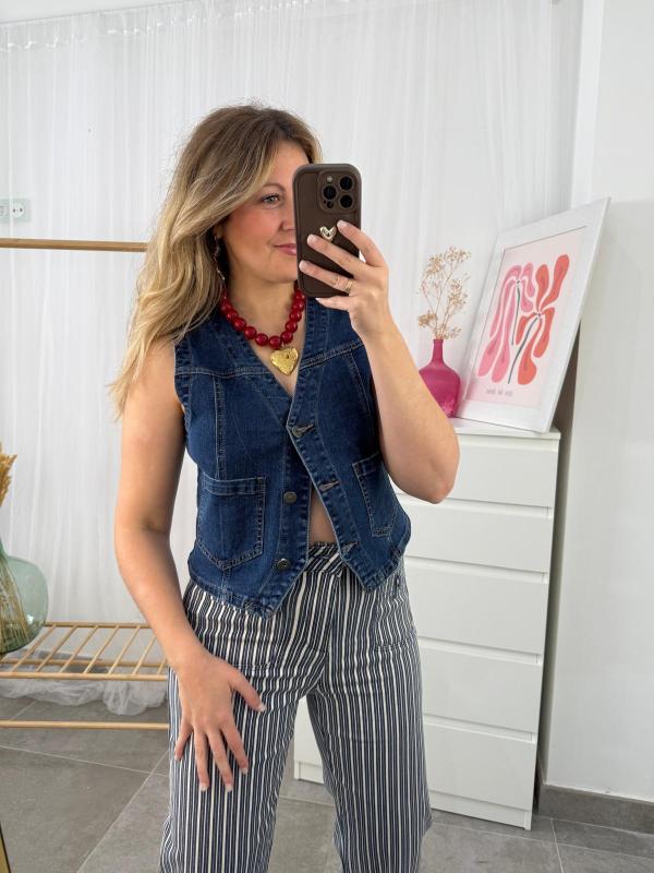 chaleco vaquero oscuro corto