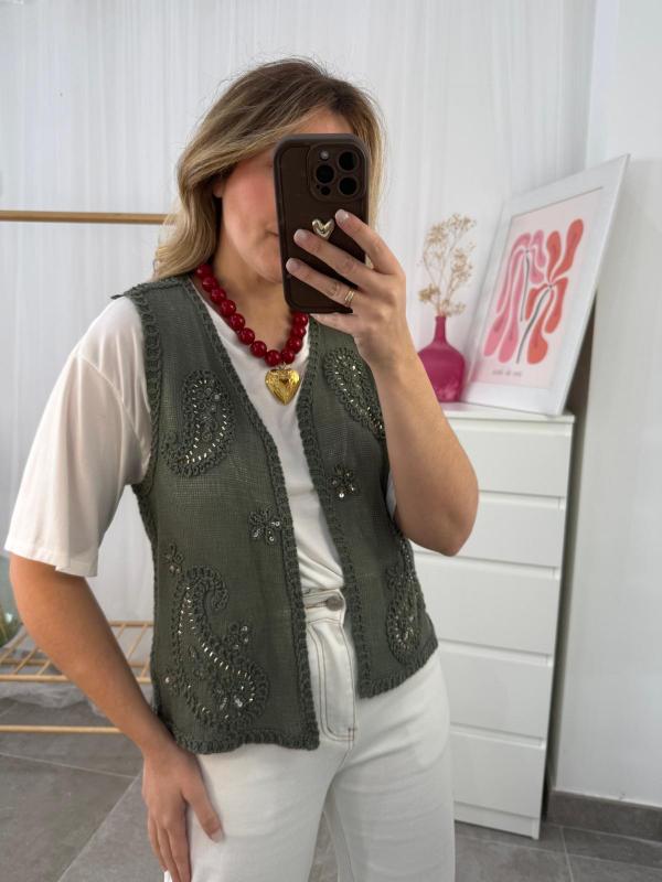chaleco con abalorios