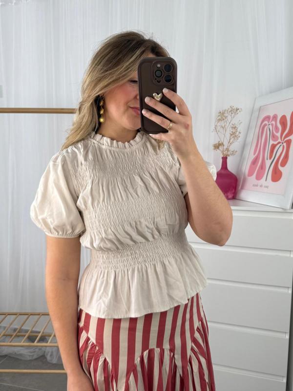 blusa fruncida beige