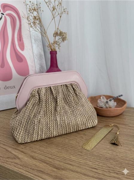 bolso rosa con rafia