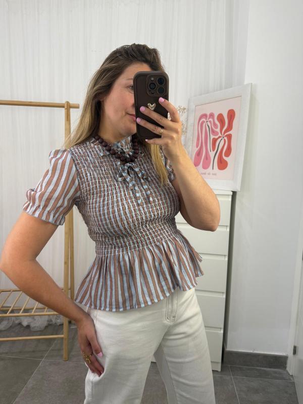 blusa con panel de abeja con rayas zul y marrón