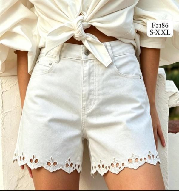 short blanco troquelado