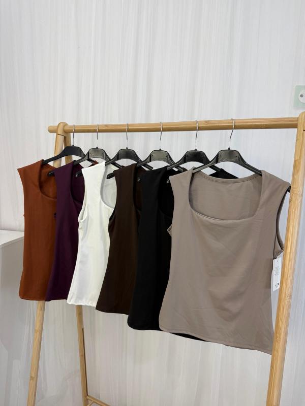 camiseta licra escote cuadrado
