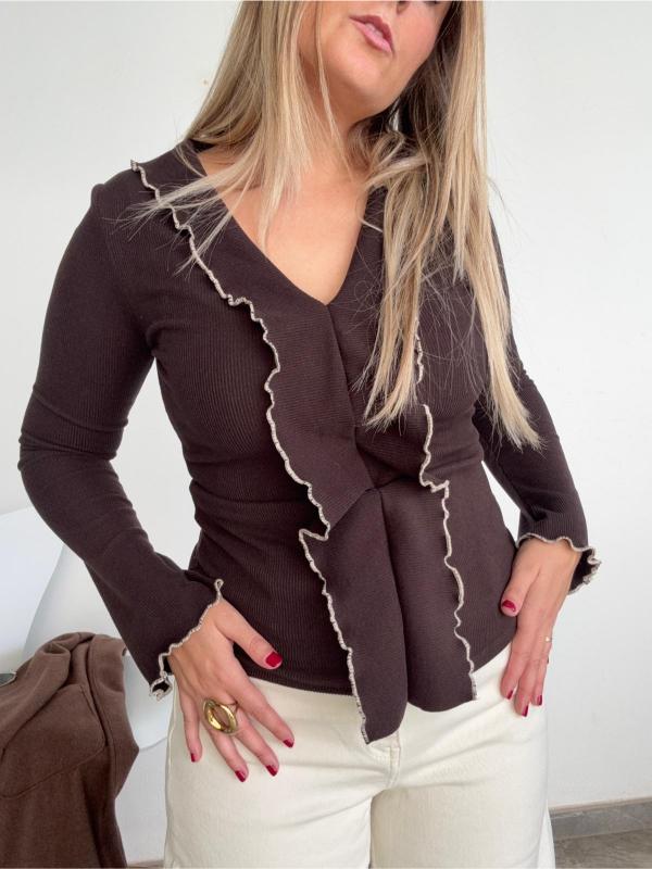 jersey pegado marrón